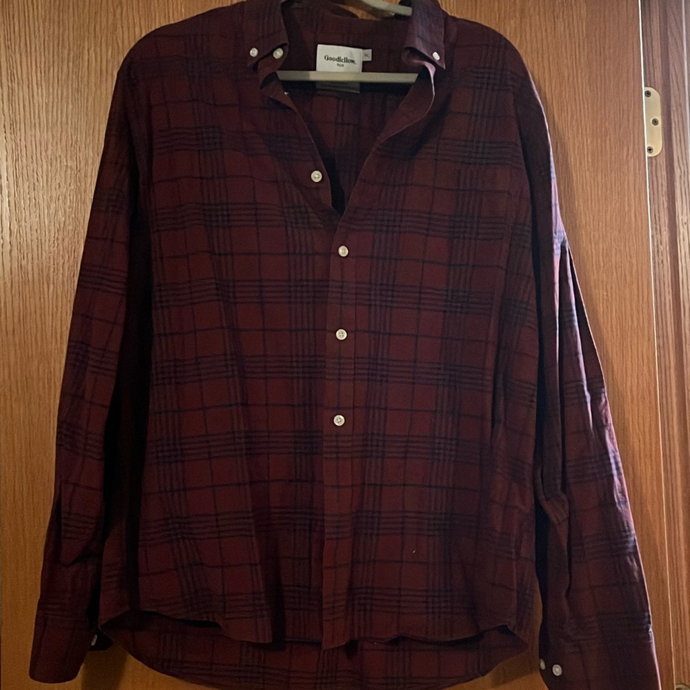 Men’s long sleeve button up shirt